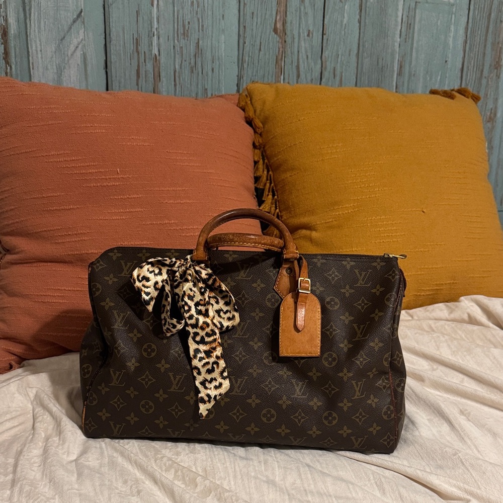 Authentic Louis Vuitton Speedy 40 (Vintage)